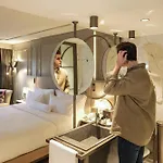 Stayso The House Hotel