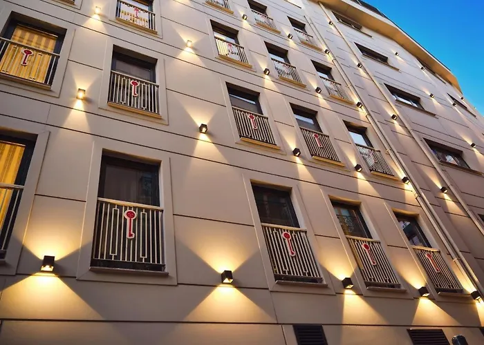 Отель Stayso The House 5*